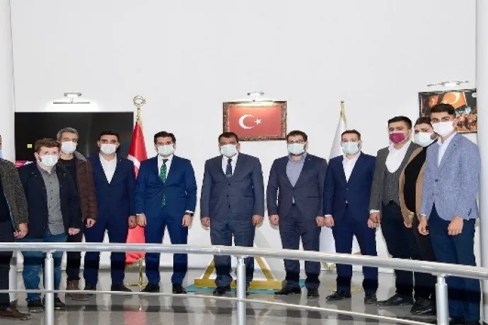 AK Partili gençlerden Başkan Gürkan'a ziyaret