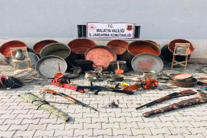 Hırsızlar jandarma kontrolüne takıldı