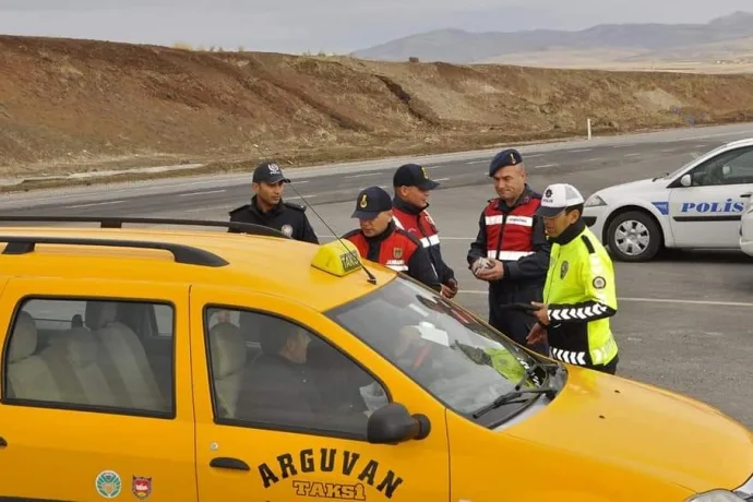 Arguvan'da kış lastiği denetimi