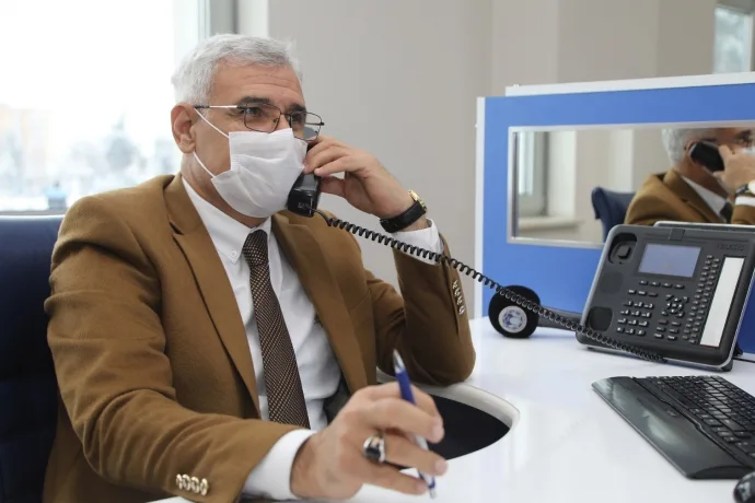 BAŞKAN GÜDER, ÇAĞRI MERKEZİNE GELEN TALEPLERİ DİNLEDİ
