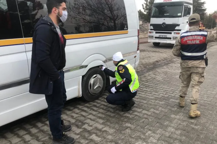 Jandarmadan Kış Lastiği ve Covid-19 Uygulaması