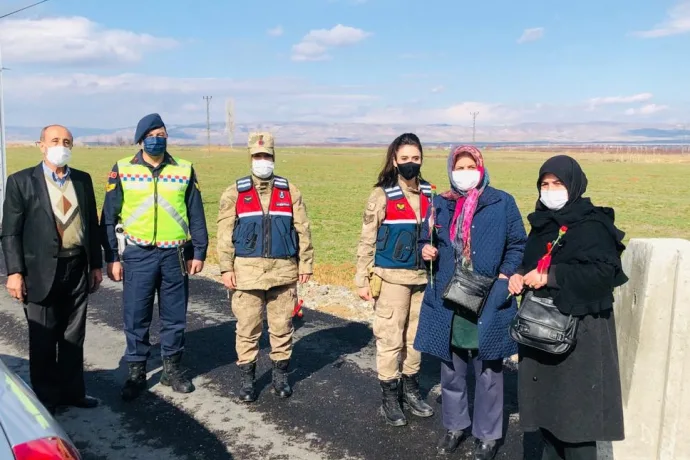 Jandarma, 8 Mart Dünya Kadınlar Gününde Şehit ve Gazi Annelerini Unutmadı video