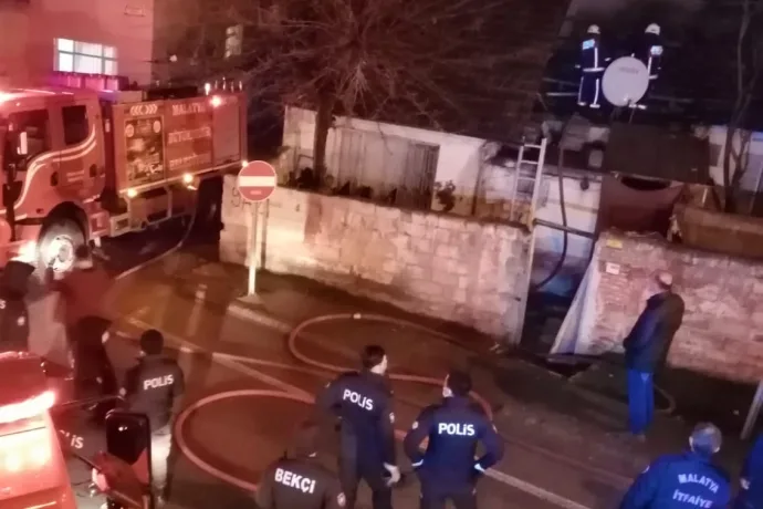 Malatya’da akşam meydana gelen ev yangını; Korkuya yol açtı