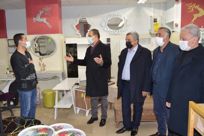 Esnaf için faizsiz, 1 yıl ödemesiz 100 bin TL kredi istiyoruz”