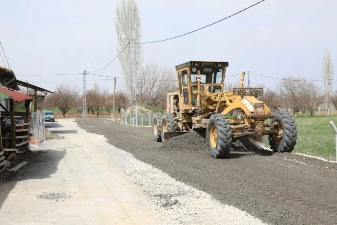 HASIRCILAR MAHALLESİ’NİN ASFALT SORUNU ÇÖZÜLÜYOR