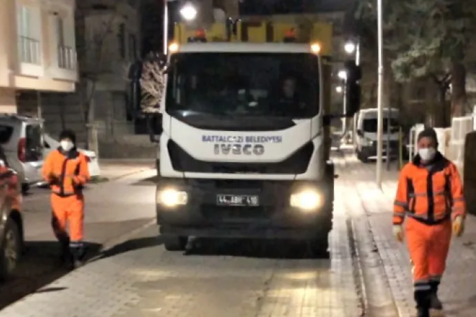 BATTALGAZİ BELEDİYESİ TEMİZLİK GÖREVLİLERİNE SÜRPRİZ KUTLAMA