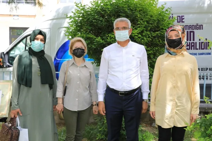 BAŞKAN GÜDER, KADIN MUHTARLARIN ANNELER GÜNÜNÜ KUTLADI