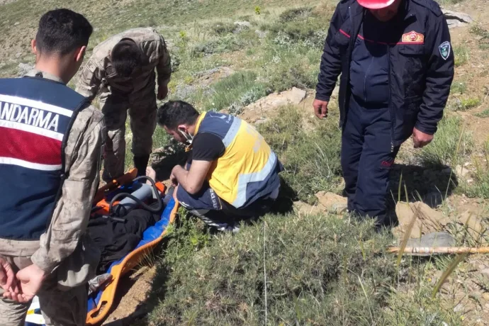 Kayalıklardan düşen şahıs yaralandı