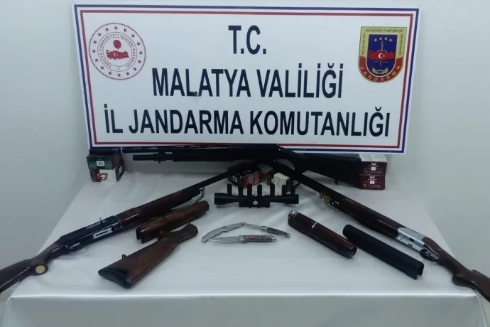 Jandarmadan silah kaçakçılarına eş zamanlı operasyon: 2 gözaltı