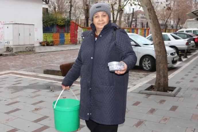 NE EVİ NE PARASI VAR AMA GÖNLÜ ZENGİN..video