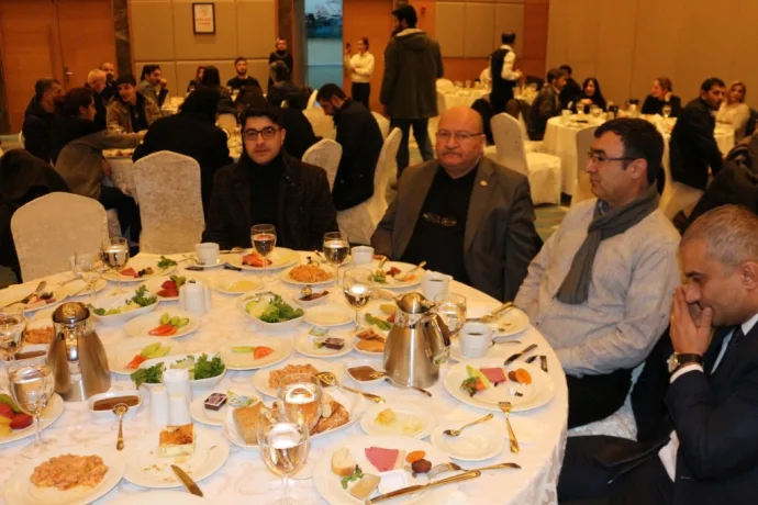 Girişim Gurubu, çalışan gazetecileri unutmadı