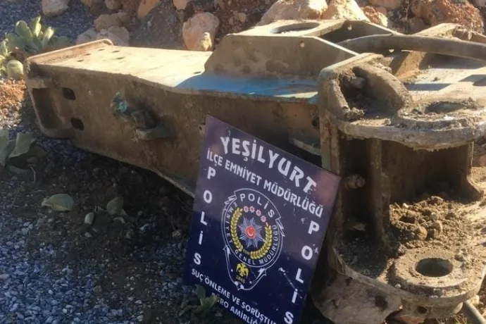 200 bin TL değerindeki kırıcıyı çaldılar