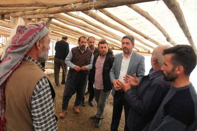CHP İl Başkanı Kiraz, mağdur üreticiyi ziyaret etti