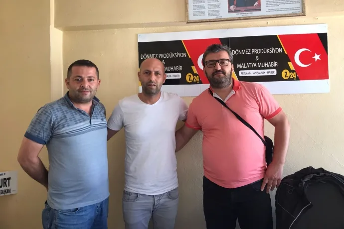 Basın mensuplarından Dönmez prodüksiyona ziyaret