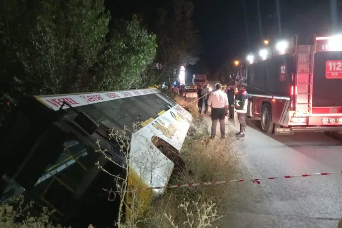 dilek'te yolcu otobüsü yan yattı: 4 yaralı