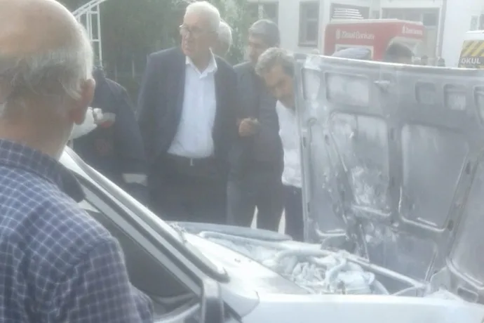 Otomobil Seyir Halindeyken Yanmaya Başladı