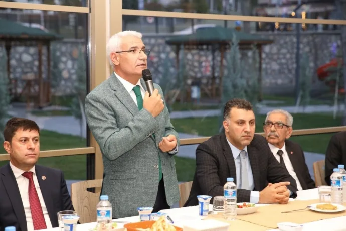 BAŞKAN GÜDER, BATTALGAZİLİ MUHTARLARIN GÜNÜNÜ KUTLADI