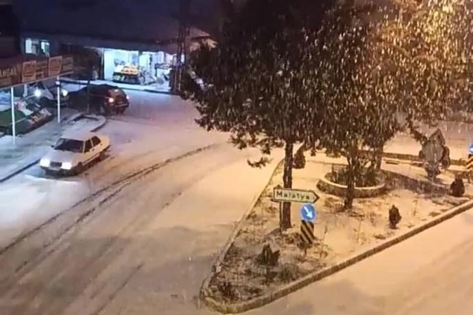 Malatya’da kar yağışı kazalara yol açtı