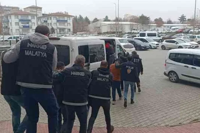 Malatya'da zehir tacirlerine darbe üstüne darbe