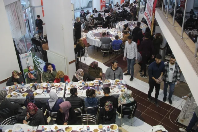 Malatya’da Yetimler Kervanından,İftar Yemeği