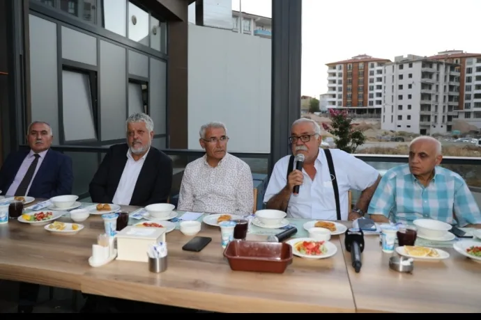 BAŞKAN GÜDER ALEVİ DEDELERİYLE MUHARREM İFTARINDA BİR ARAYA GELDİ