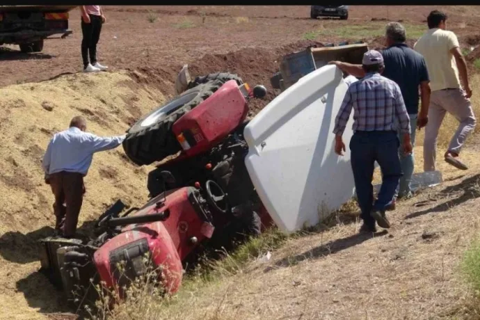 Hasadını Yüklediği Traktör Sonu Oldu