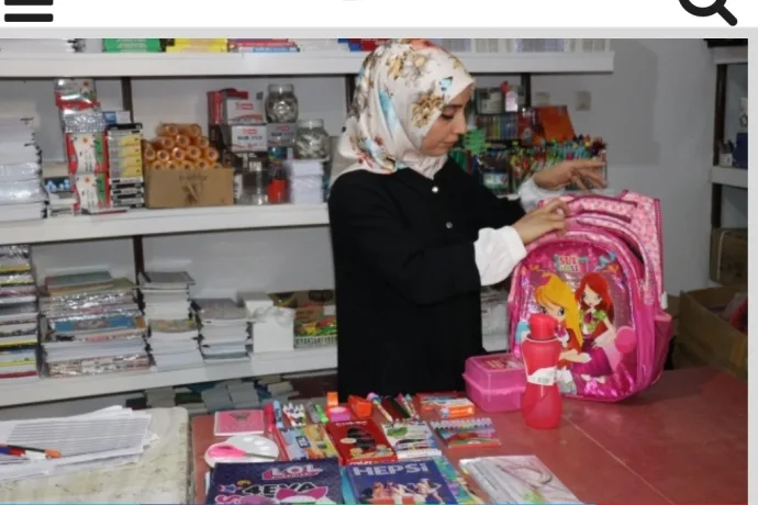 Depremzede öğrencilere kırtasiye yardımı