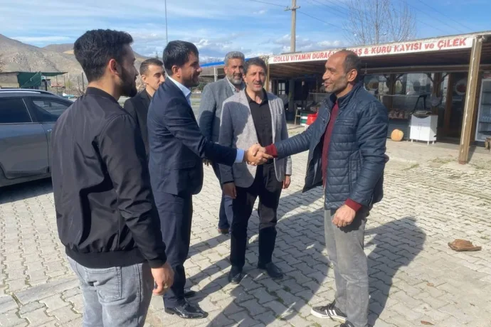 HÜDA PAR Malatya Büyükşehir Belediye Başkan Adayı Dönmezer, Kale'de esnaf ziyaretinde bulundu