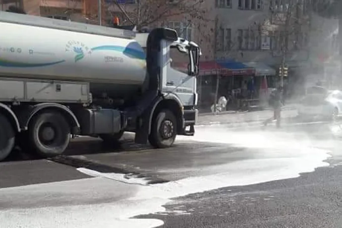 DİLEK MAHALLESİNDE DEZENFEKTE ÇALIŞMASI.video