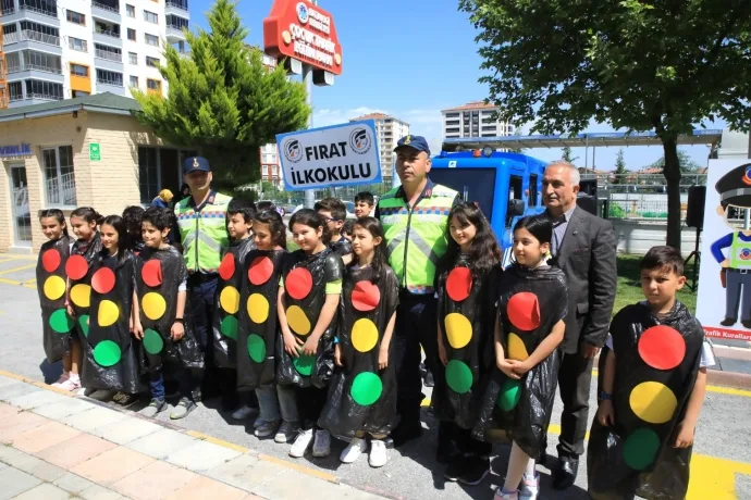 Battalgazi Belediyesi’nden bilgilendirici Trafik Haftası etkinliği Battalgazi Belediyesi Kültür ve Sosyal İşler Müdürlüğü