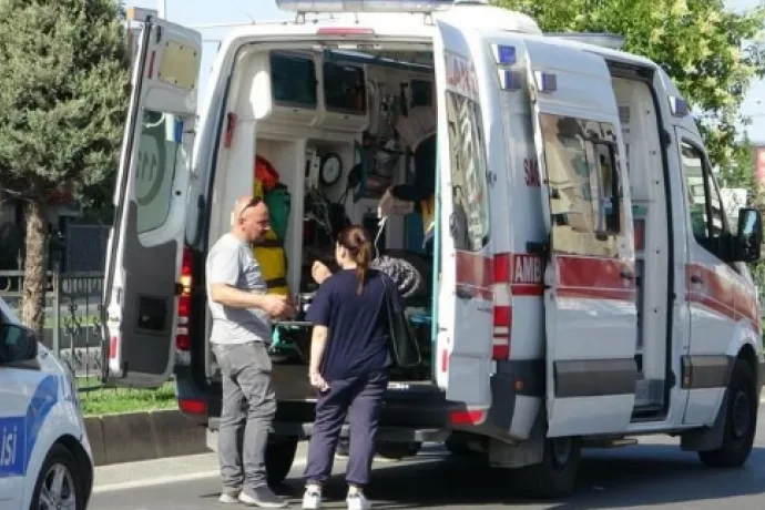 MAŞTİ Yolunda İki Araç Çarpıştı: 5 Yaralı!