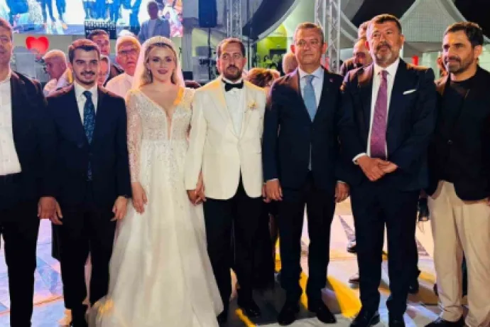 Malatya’da siyaset dünyasını buluşturan düğün