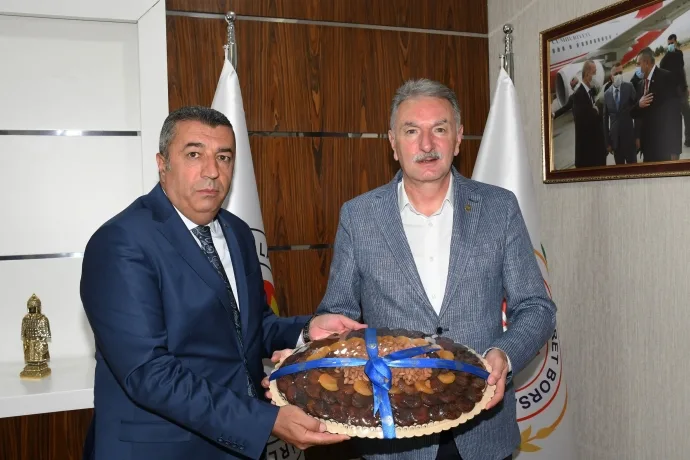 TMO GENEL MÜDÜRÜ GÜLDAL’DAN TİCARET BORSASI VE LİSANSLI KURU KAYISI DEPOSU’NA ZİYARET