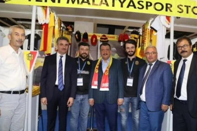 Yeni Malatyaspor standına yoğun ilgi