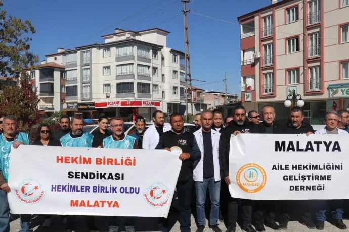 Aile hekimler iş bırakma eylemi yaptı
