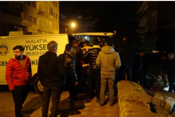 Malatya’da hasarlı binada erkek cesedi bulundu