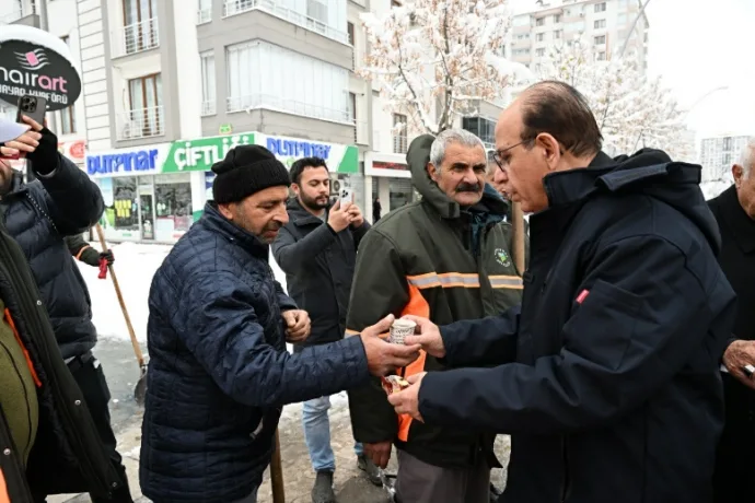 Ekiplerimiz İlçemizin Dört Bir Tarafında Büyük Bir Fedakârlıkla Çalışıyor”