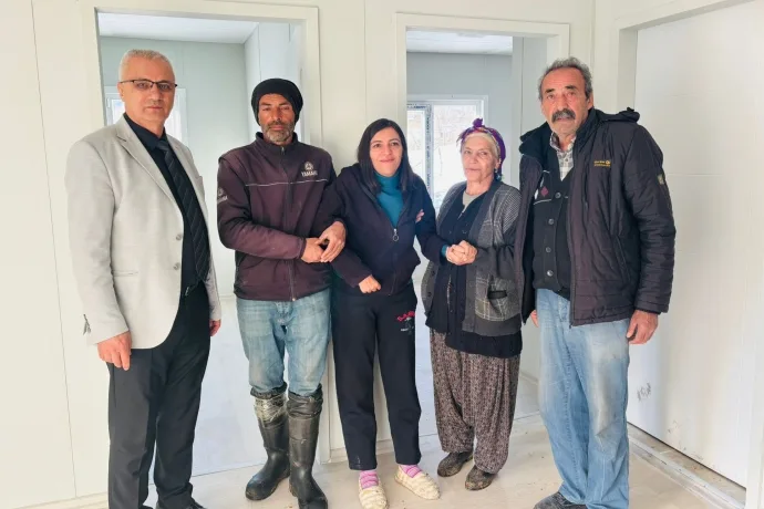 ERSOY EREN FERİDE’Yİ EVİNE KAVUŞTURDU