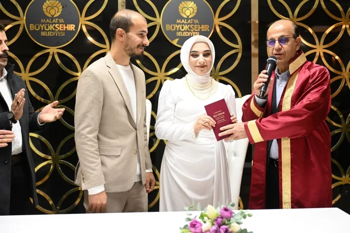Yeşilyurt Belediyesi bir yılda 433 çiftin nikahını kıydı