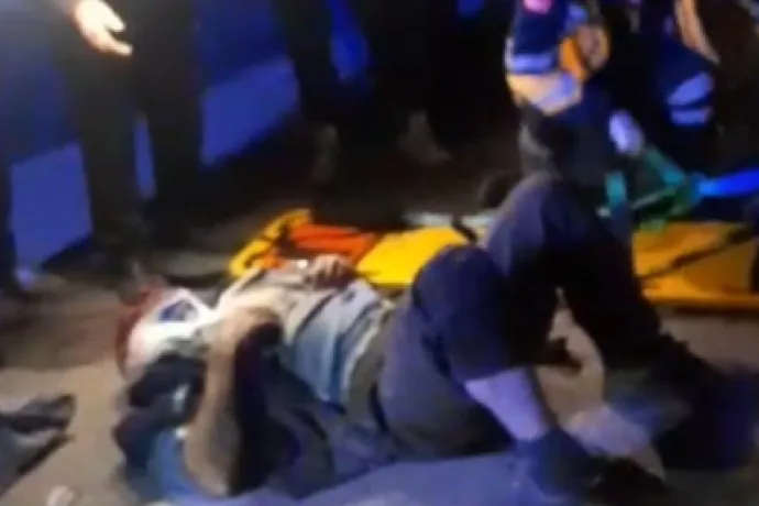 Odun yüklü traktör ile çarpışan tır alev alev yandı: 3 yaralı