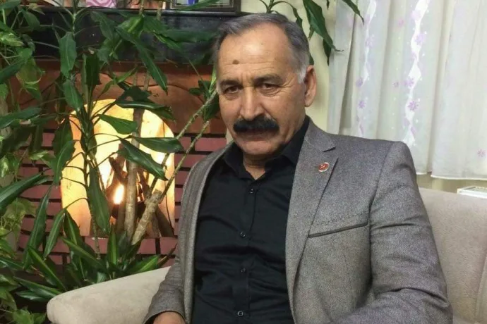 23 NİSAN'DA BAYRAĞINI AL BALKONA ÇIK