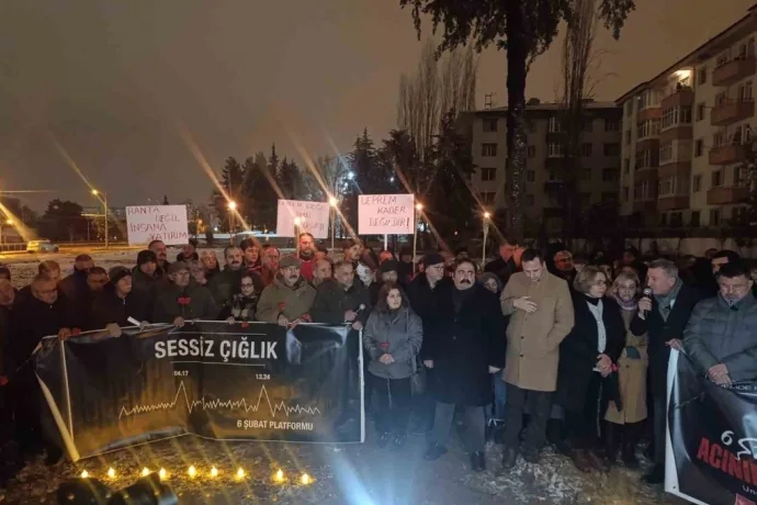 Malatya’da depremde hayatını kaybedenler 04.17’de unutulmadı