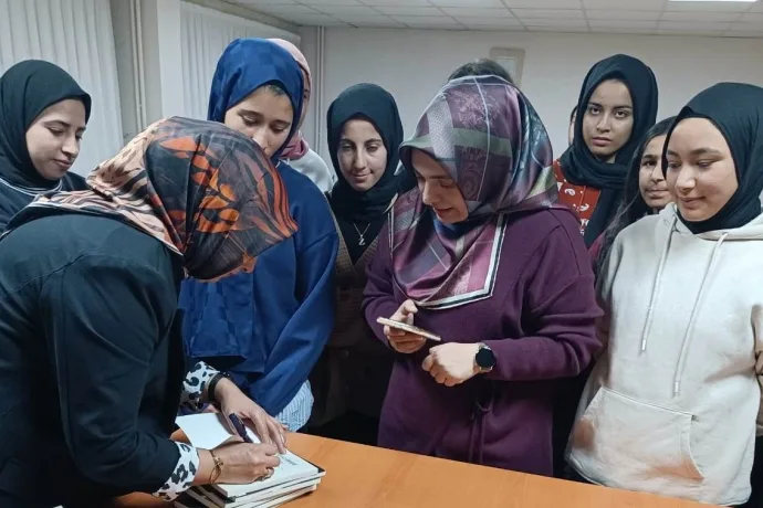 BİGEP Kapsamında Geleceğin Yazarları Projesinde Yazar Gül Kaçar Okurlarıyla Buluştu
