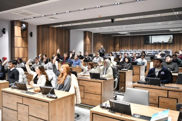 Yeşilyurt Genç Meclisi, gençlere yönelik sosyal alanlar ve altyapı çalışmalarını görüştü