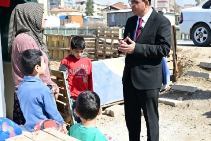 Başkan Geçit, "Kiracılar için 15 bin konut inşa edilecek"