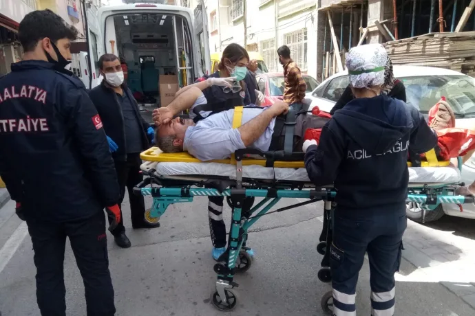 Malatya'da Balkondan Düşen Vatandaş Yaralandı video