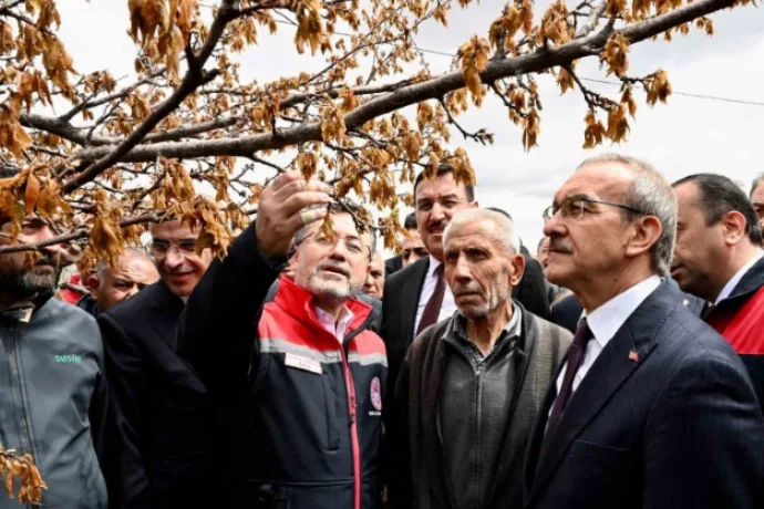 Bakan Yumaklı: "Don zararı görülen bölgelerde tüm üreticilere destek sağlanacak"
