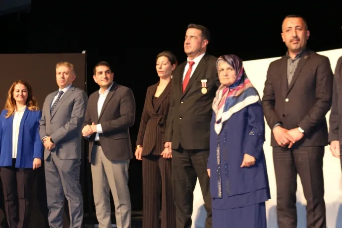 Hakkari’de Gazi Olan Yalçın Yedek’in Hikayesi Tiyatroya Taşındı