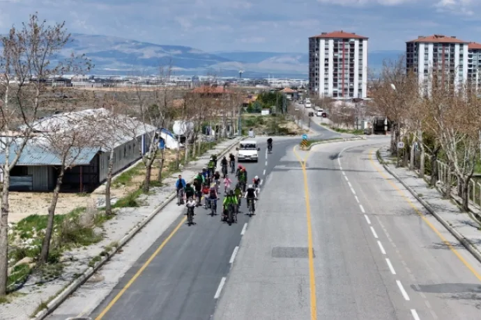 Yeşilyurt Belediyesi’nden baharın gelişine pedallı kutlama