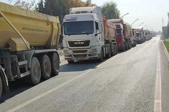 Malatya'da Taksicilerden Vali Bey’e Çağrı: "Kamyonlar Can Güvenliğimizi Tehdit Ediyor"